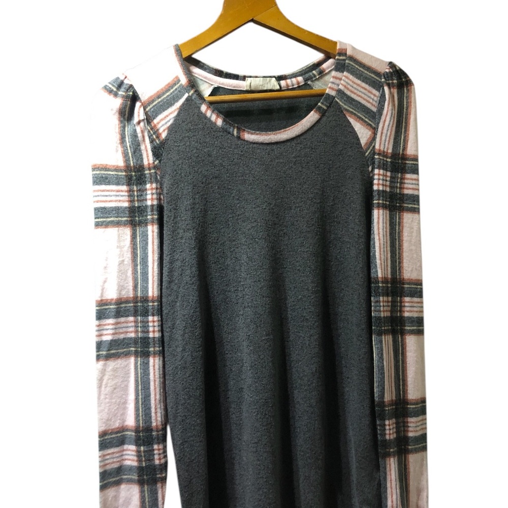 Maurices Gray and Pink Long Sleeve‎ Tee with Color-Block Design Tunic length